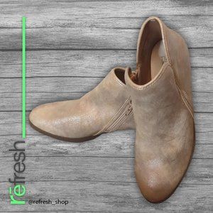 Shimmer Ankle boots NWOT Size 9W